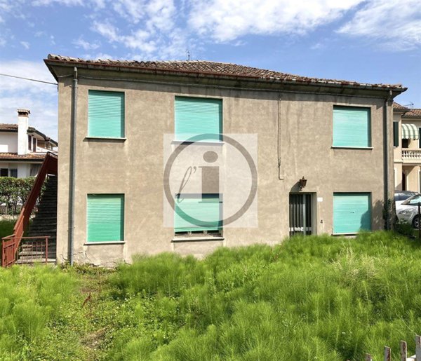 casa indipendente in vendita ad Adria
