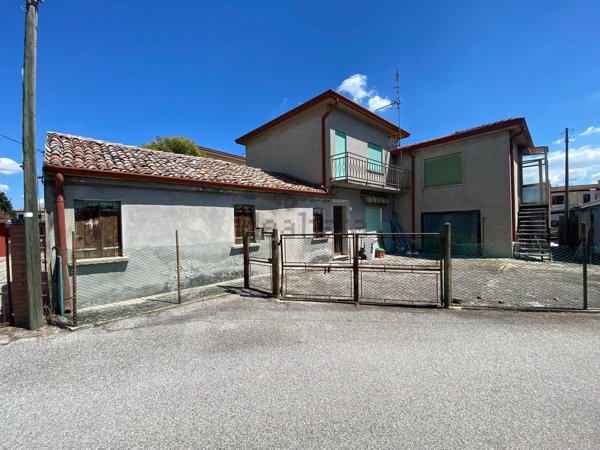 casa indipendente in vendita ad Adria