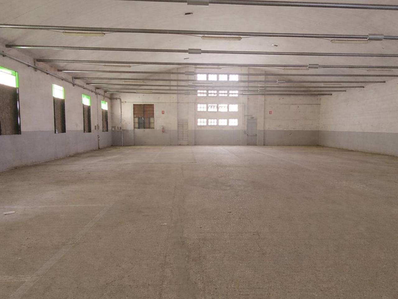 capannone in vendita ad Adria