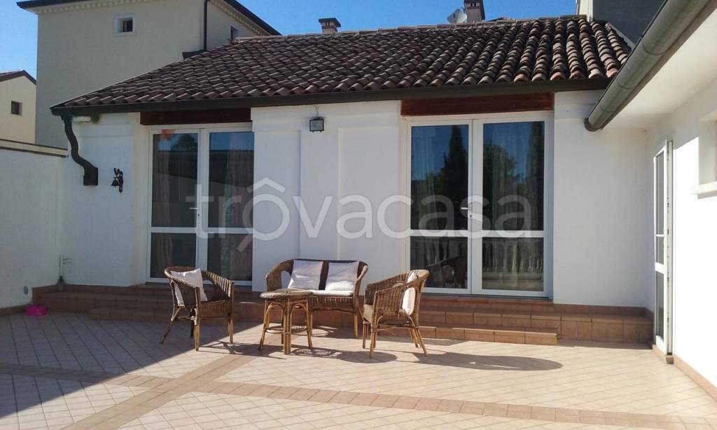casa indipendente in vendita ad Adria