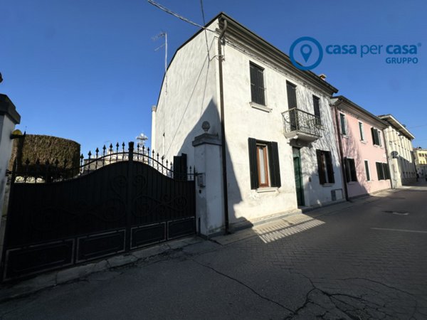 casa indipendente in vendita ad Adria