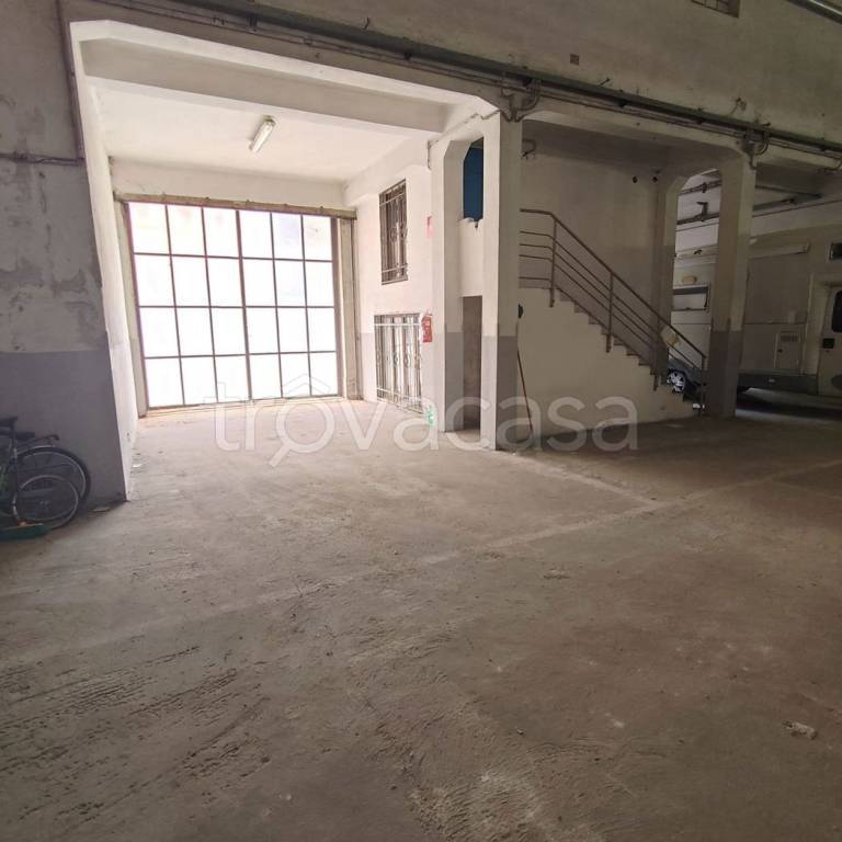 locale commerciale in vendita ad Adria