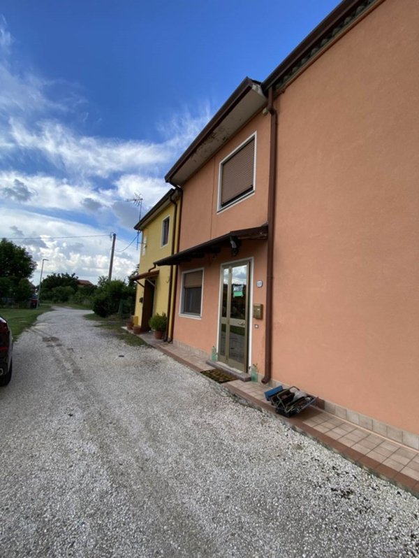 appartamento in vendita ad Adria in zona Ca' Emo