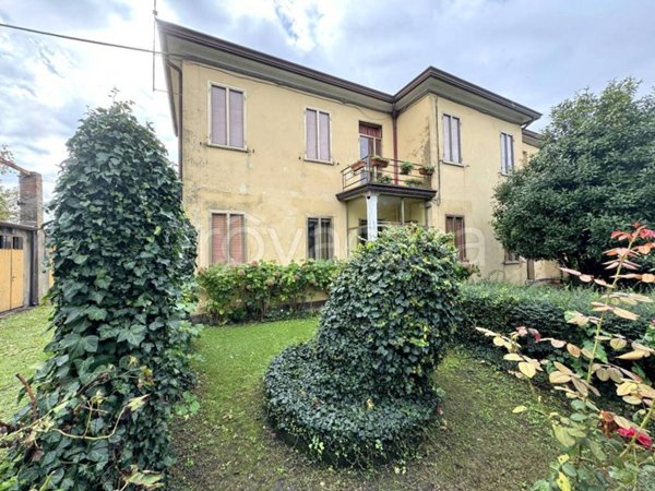 casa indipendente in vendita ad Adria in zona Bottrighe
