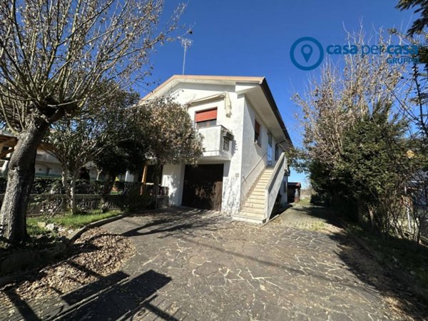 casa indipendente in vendita ad Adria