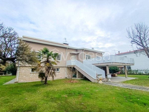 casa indipendente in vendita ad Adria