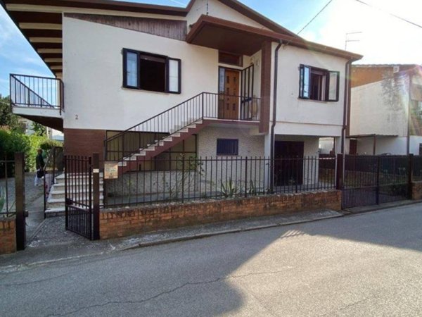 casa indipendente in vendita ad Adria
