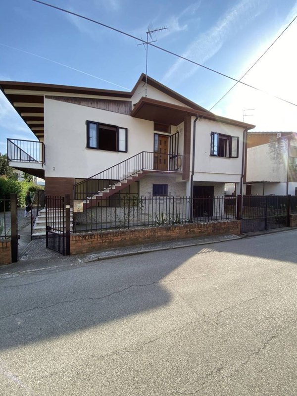 casa indipendente in vendita ad Adria