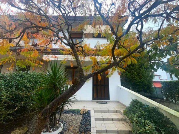 casa indipendente in vendita ad Adria