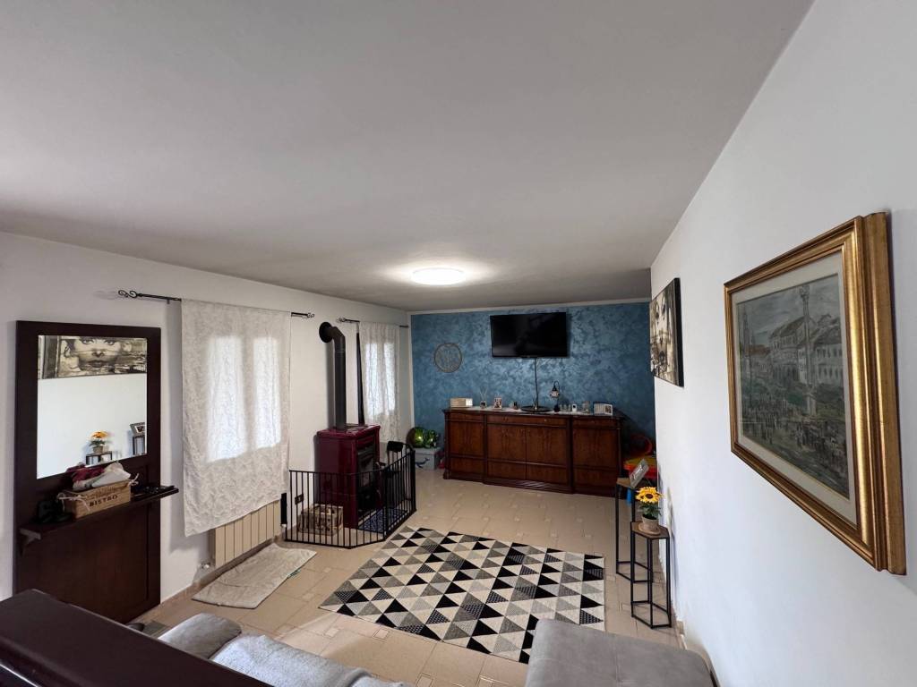 casa indipendente in vendita ad Adria in zona Ca' Emo