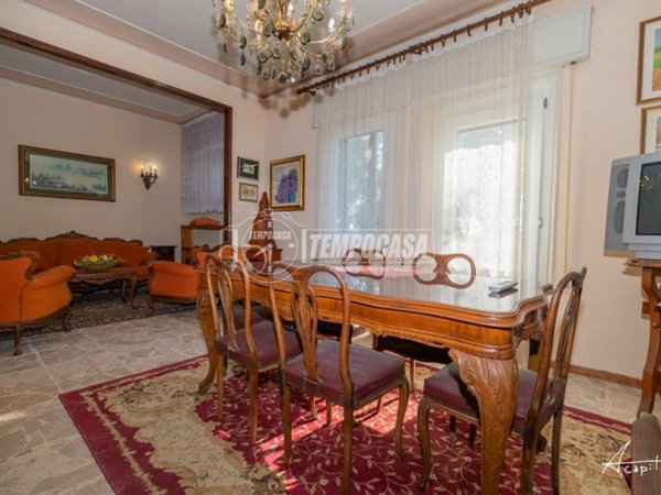 casa indipendente in vendita ad Adria in zona Bottrighe