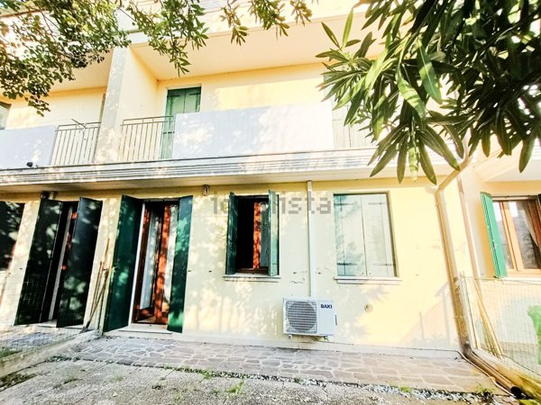 casa indipendente in vendita ad Adria