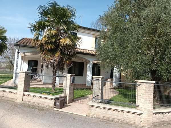 casa indipendente in vendita ad Adria