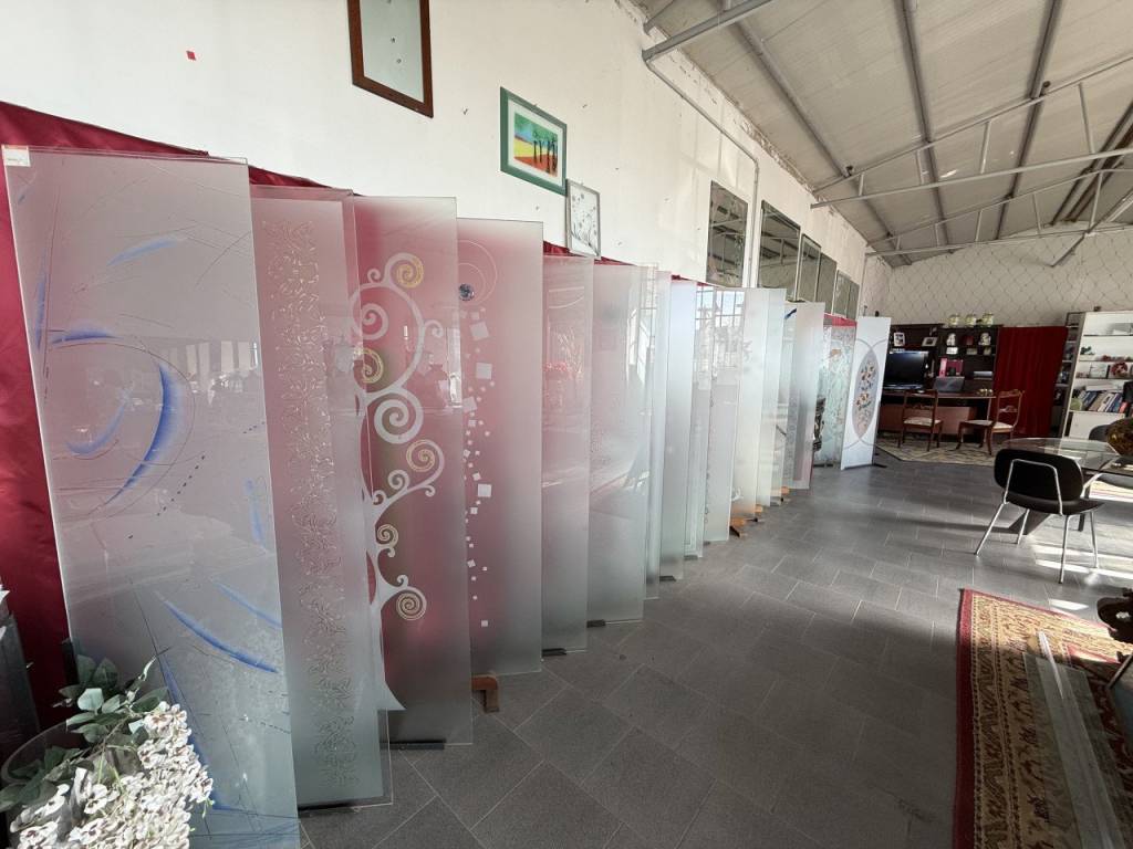 negozio in vendita ad Adria