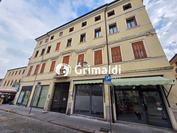 ufficio in vendita ad Adria