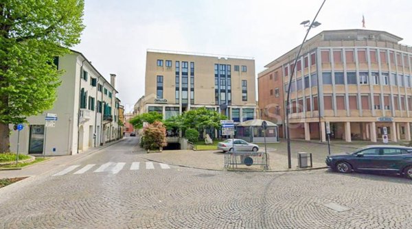 negozio in vendita ad Adria