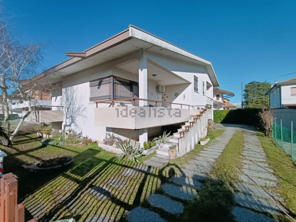 casa indipendente in vendita ad Adria