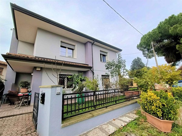 casa indipendente in vendita ad Adria