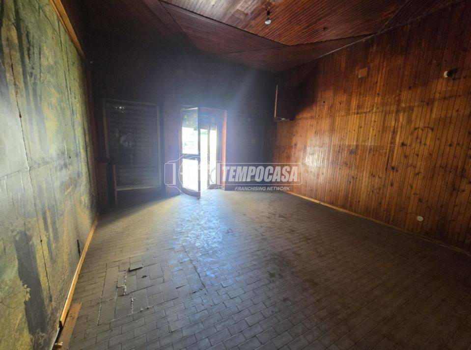 negozio in vendita ad Adria