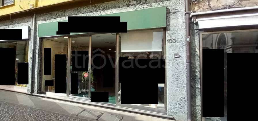 negozio in vendita ad Adria