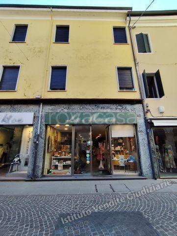 negozio in vendita ad Adria