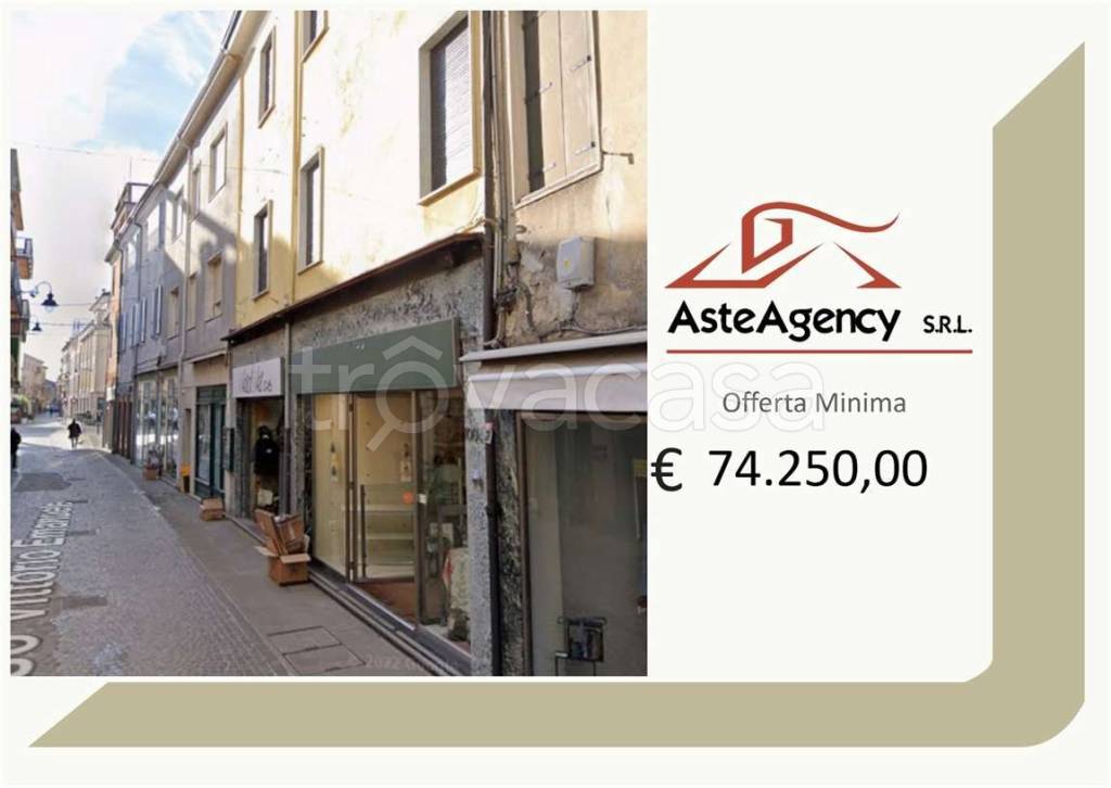 negozio in vendita ad Adria