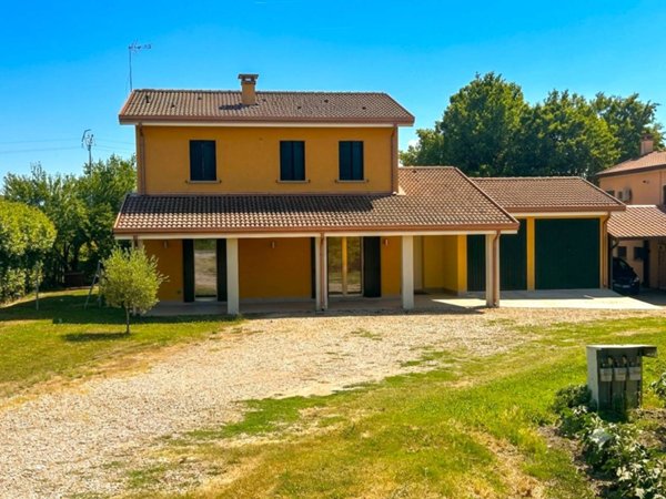 casa indipendente in vendita ad Adria