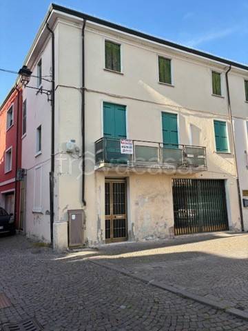 casa indipendente in vendita ad Adria