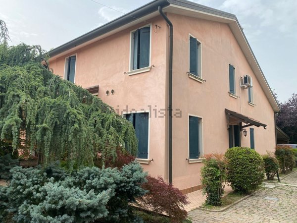 casa indipendente in vendita ad Adria