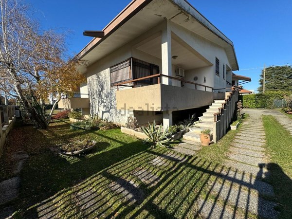 casa indipendente in vendita ad Adria