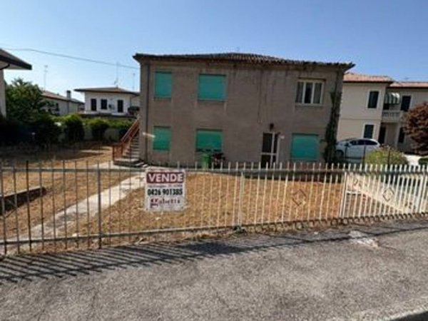 casa indipendente in vendita ad Adria