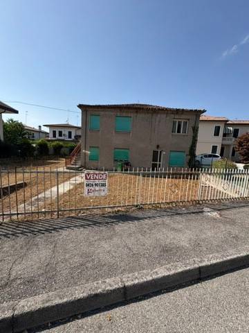 casa indipendente in vendita ad Adria
