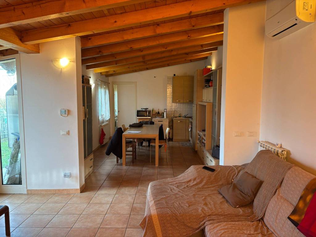appartamento in vendita ad Adria in zona Bottrighe