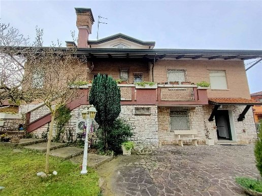 casa indipendente in vendita ad Adria