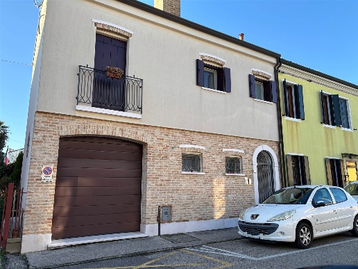 casa indipendente in vendita ad Adria