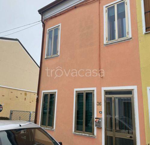 casa indipendente in vendita ad Adria