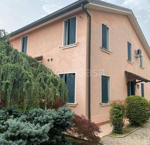 casa indipendente in vendita ad Adria