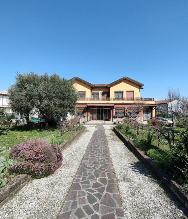 casa indipendente in vendita ad Adria