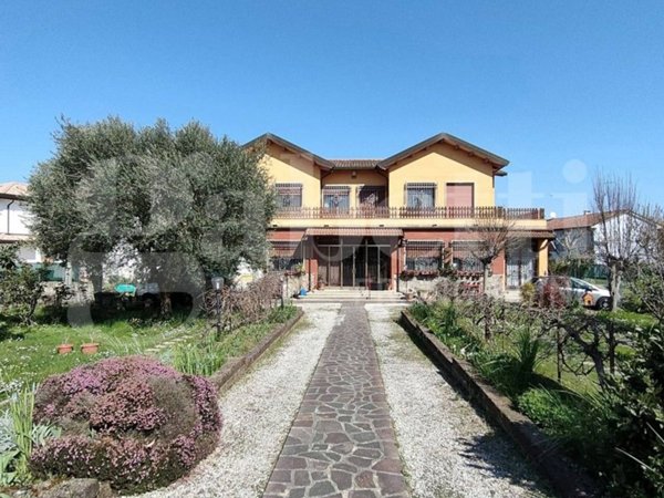 casa indipendente in vendita ad Adria