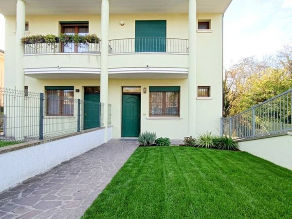 casa indipendente in vendita ad Adria
