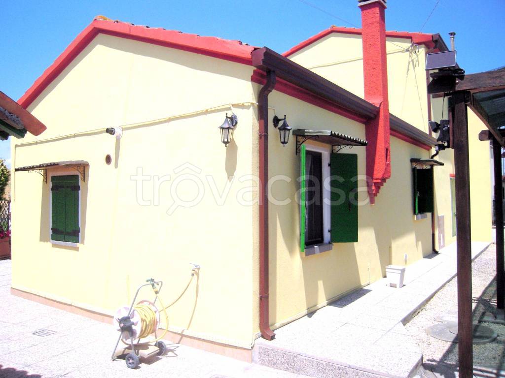 casa indipendente in vendita ad Ariano nel Polesine in zona Gorino Veneto