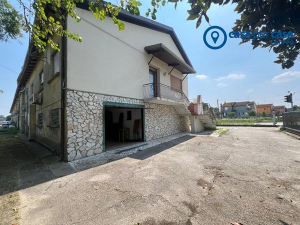 appartamento in vendita ad Ariano nel Polesine in zona Rivà