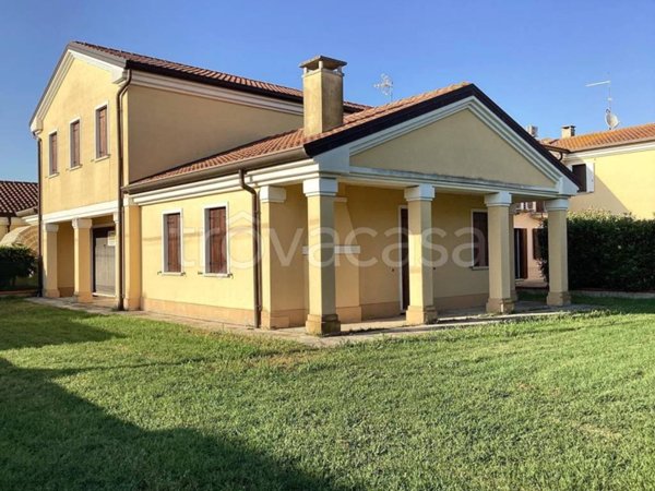 casa indipendente in vendita ad Ariano nel Polesine