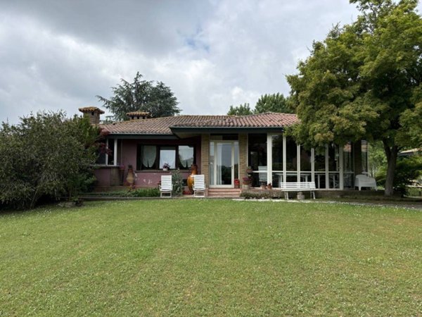 casa indipendente in vendita ad Ariano nel Polesine in zona Rivà