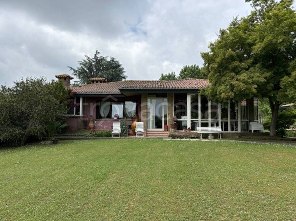 casa indipendente in vendita ad Ariano nel Polesine in zona Rivà