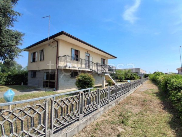 casa indipendente in vendita ad Ariano nel Polesine in zona Rivà