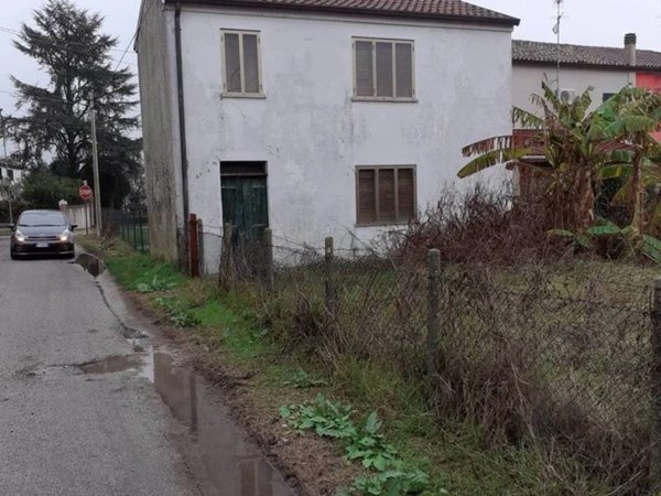 casa indipendente in vendita ad Ariano nel Polesine in zona Crociara
