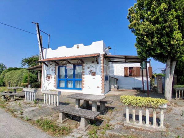 casa indipendente in vendita ad Ariano nel Polesine in zona Rivà