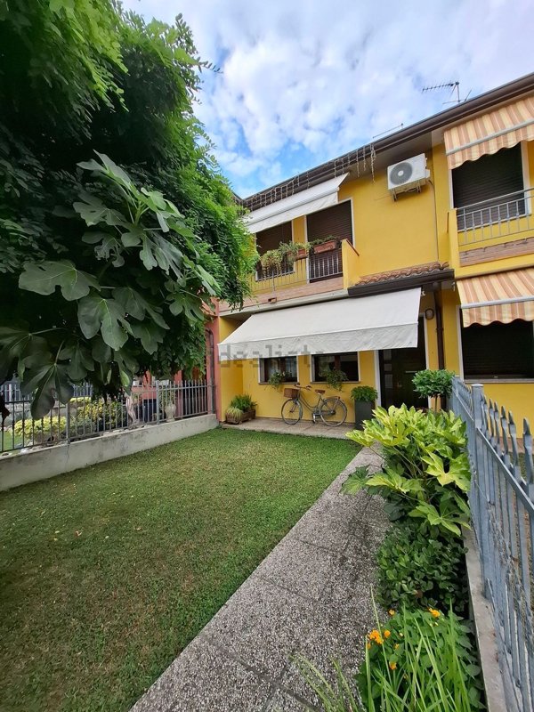 casa indipendente in vendita ad Ariano nel Polesine