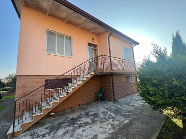 casa indipendente in vendita ad Ariano nel Polesine